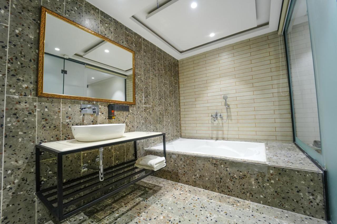 Clay Inn Hotels, Paschim Vihar Delhi  Exterior photo