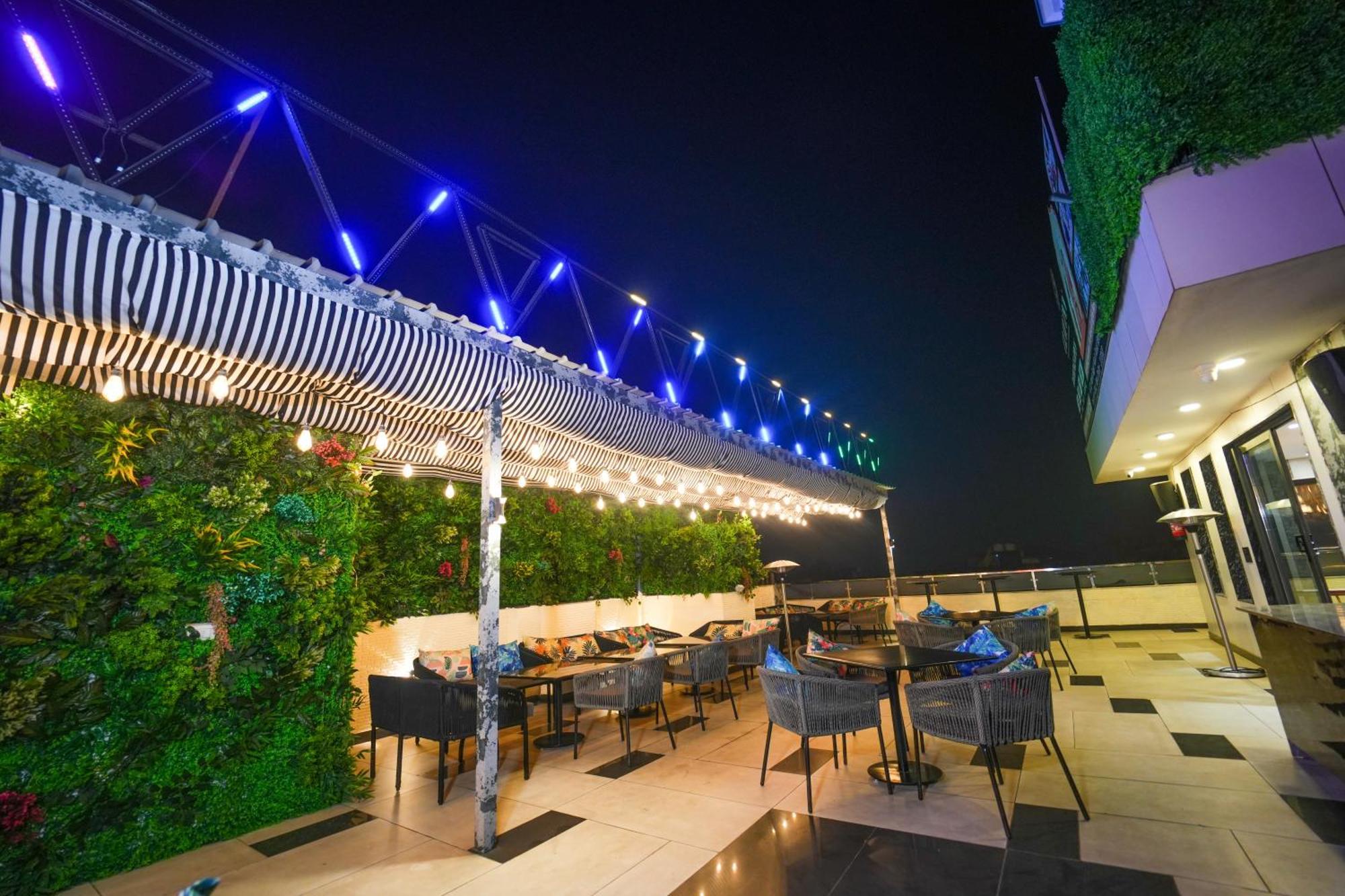 Clay Inn Hotels, Paschim Vihar Delhi  Exterior photo